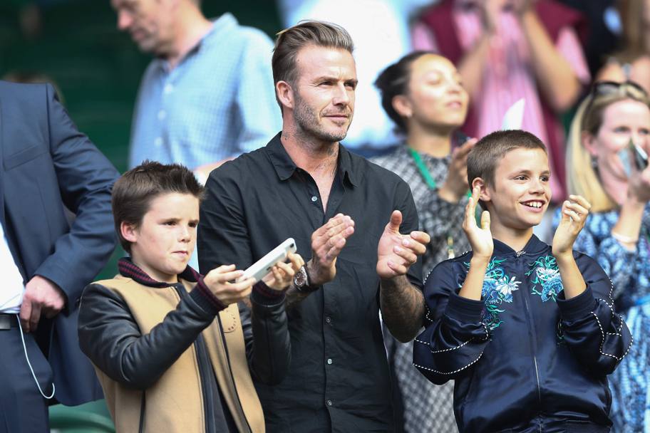 Anche i Beckham esultano: hanno assistito a uno show indimenticabile. Afp